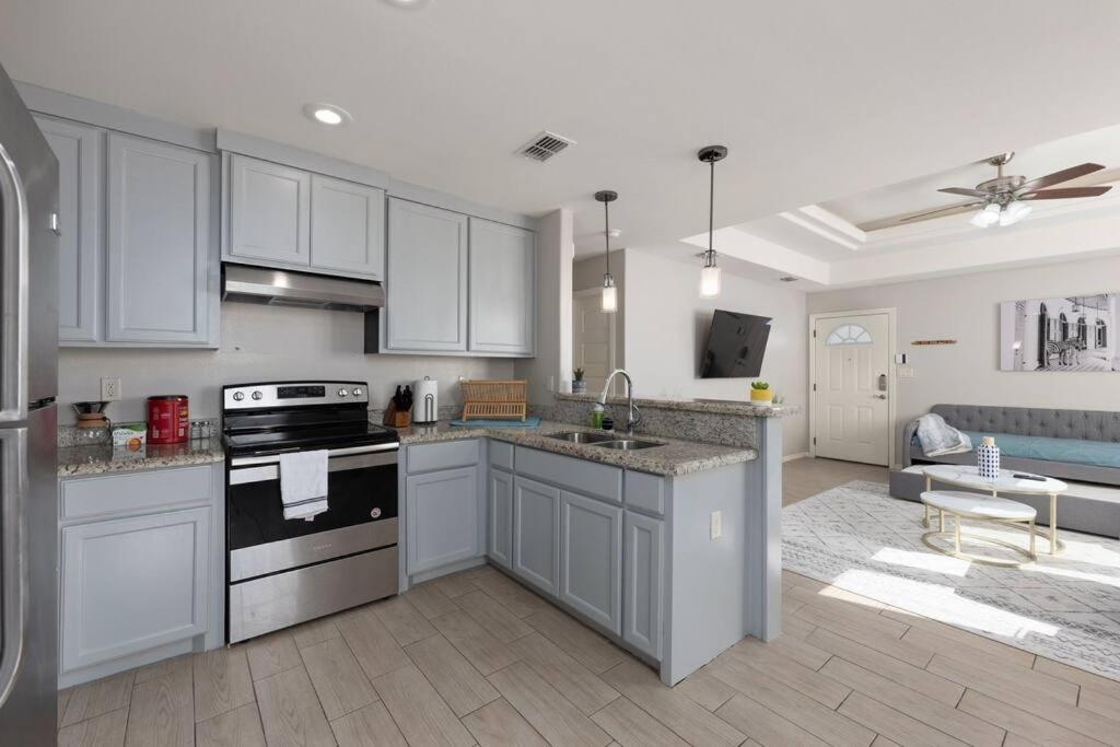 אדינבורג Cozy 3 Bed 2 Bath Apartment, Near Shopping Plazas, Expressway And Free Parking מראה חיצוני תמונה